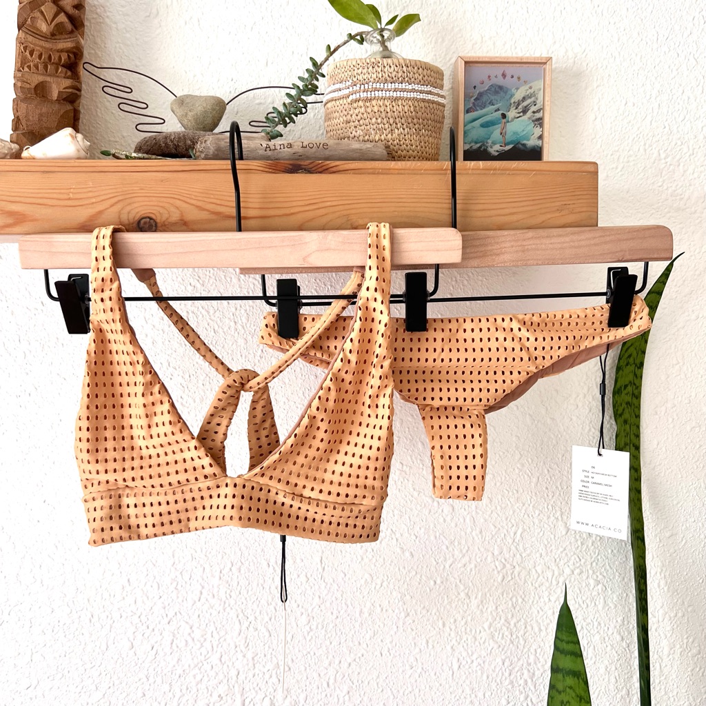 Acacia Set In Caramel Mesh